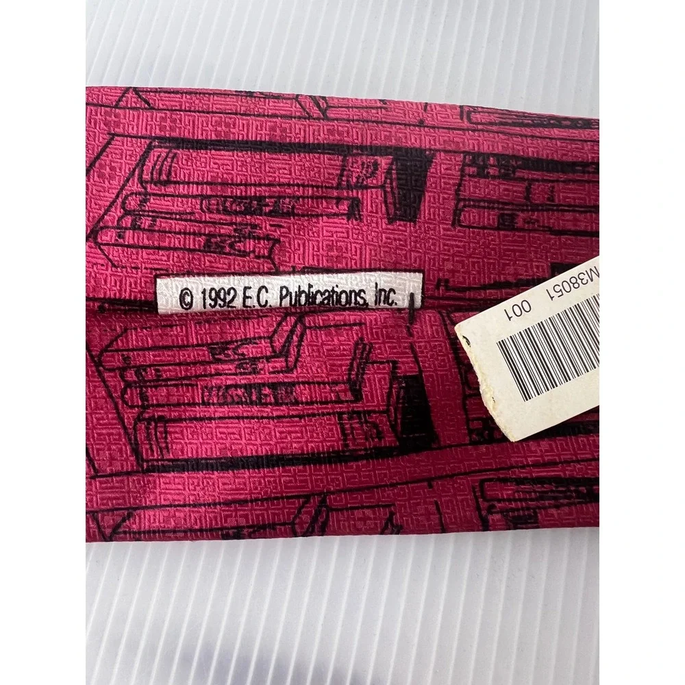 Vintage 1992 MAD Magazine Alfred E Neuman‎ Silk Tie Red Burgundy Camera NWT 90s
